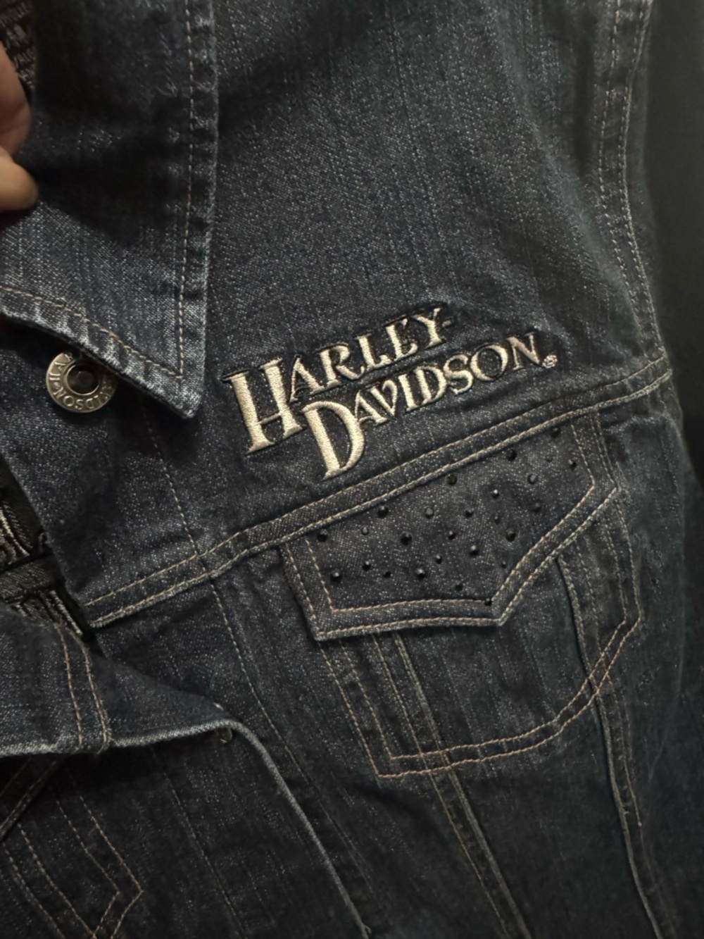 The BEST Harley-Davidson Denim Jacket everrr🖤 - Picture 4 of 10